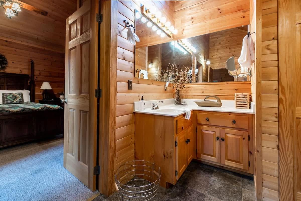 Nice View Fireplace, Hot Tub, Porch Bed, Private Sevierville Luaran gambar