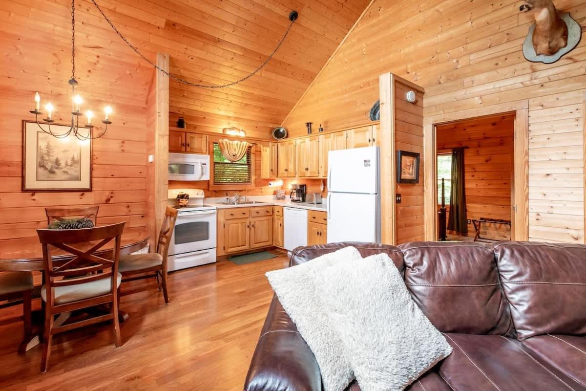 Nice View Fireplace, Hot Tub, Porch Bed, Private Sevierville Luaran gambar
