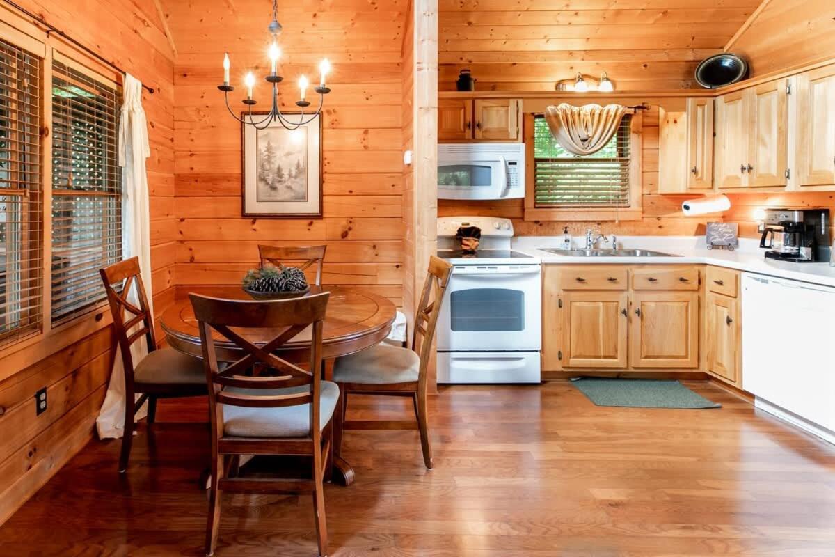 Nice View Fireplace, Hot Tub, Porch Bed, Private Sevierville Luaran gambar