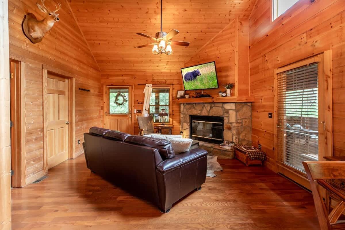 Nice View Fireplace, Hot Tub, Porch Bed, Private Sevierville Luaran gambar