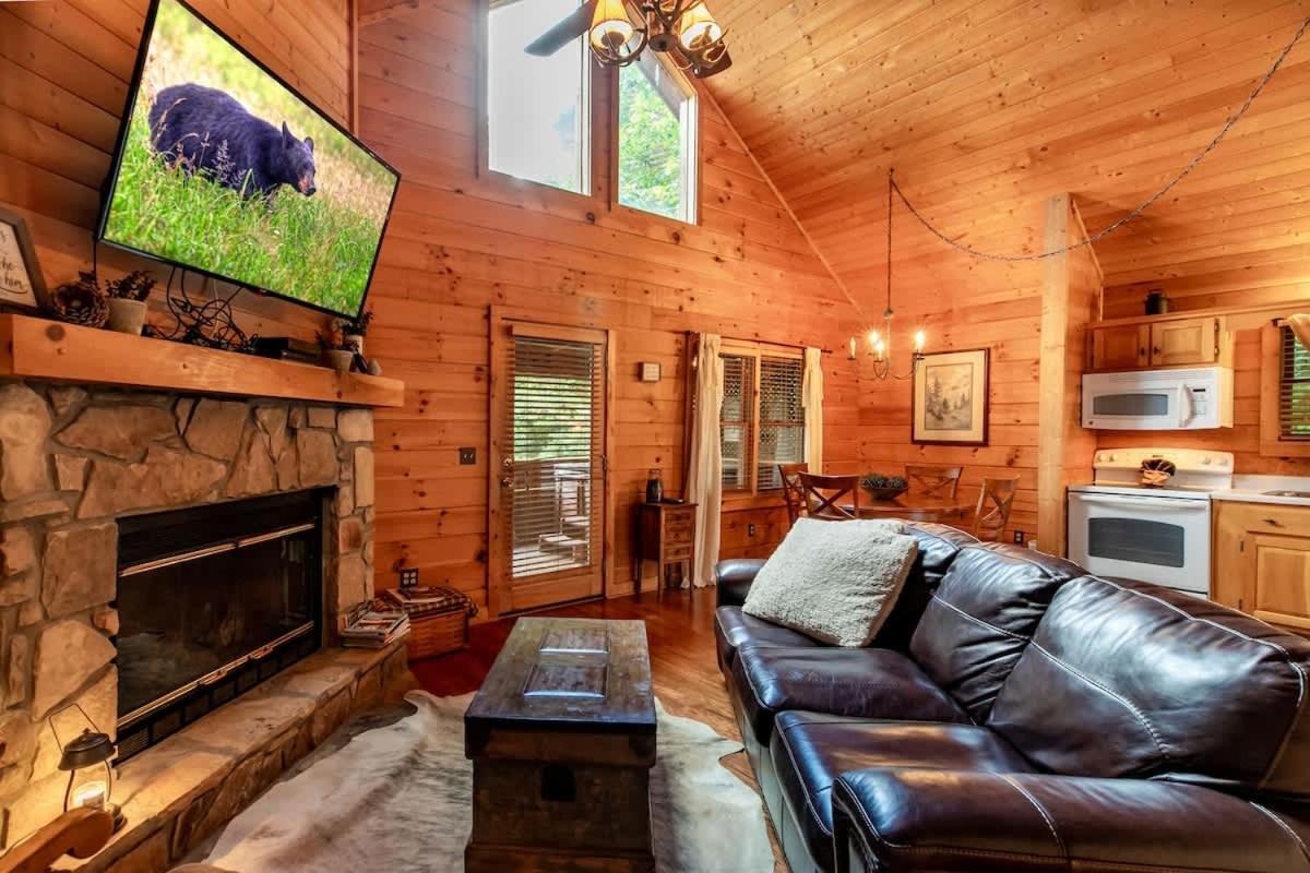Nice View Fireplace, Hot Tub, Porch Bed, Private Sevierville Luaran gambar