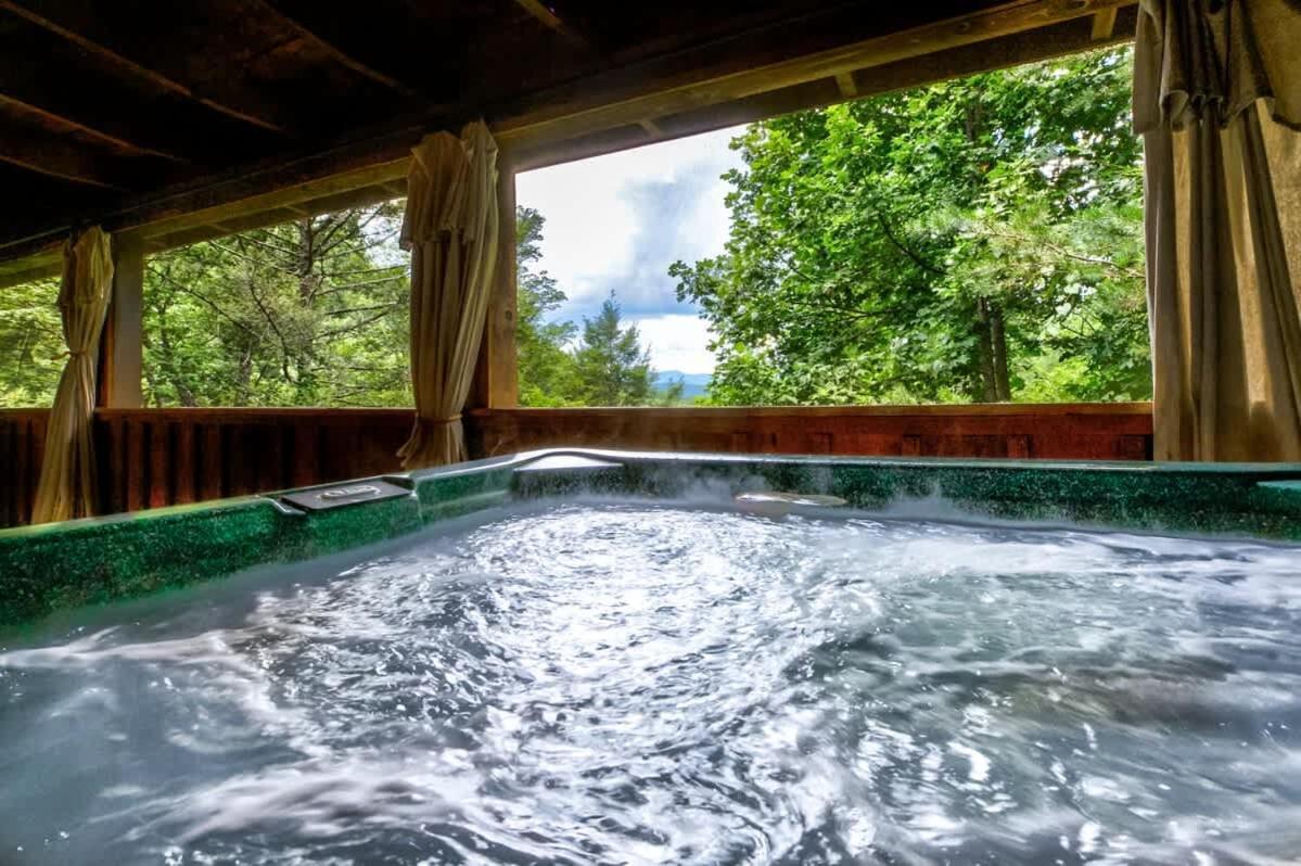 Nice View Fireplace, Hot Tub, Porch Bed, Private Sevierville Luaran gambar